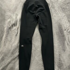 Alo Yoga Ripped Warrior Leggings - small, black